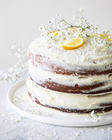 Naked cake met citroencrème en witte chocolade