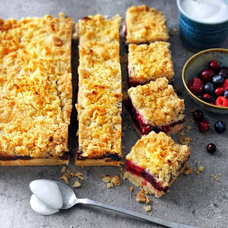 Bosvruchten crumble koek