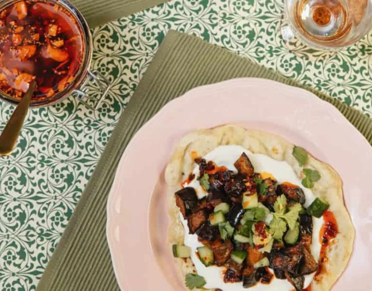 Pita met whipped feta en zoet-pittige aubergine