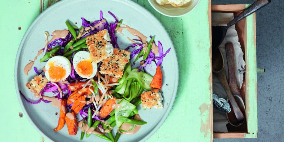 Gado gado met spicy sesamdressing