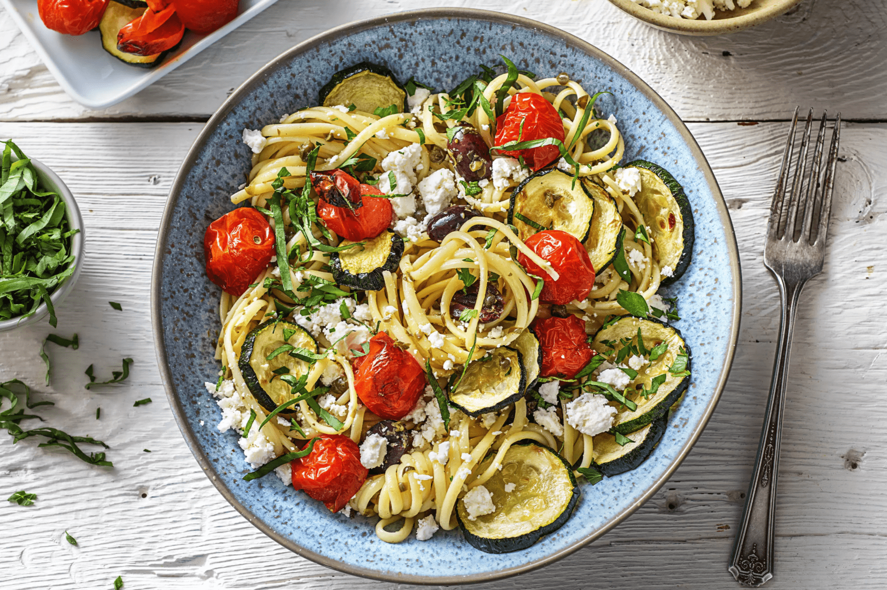 Linguine met geroosterde groenten en feta
