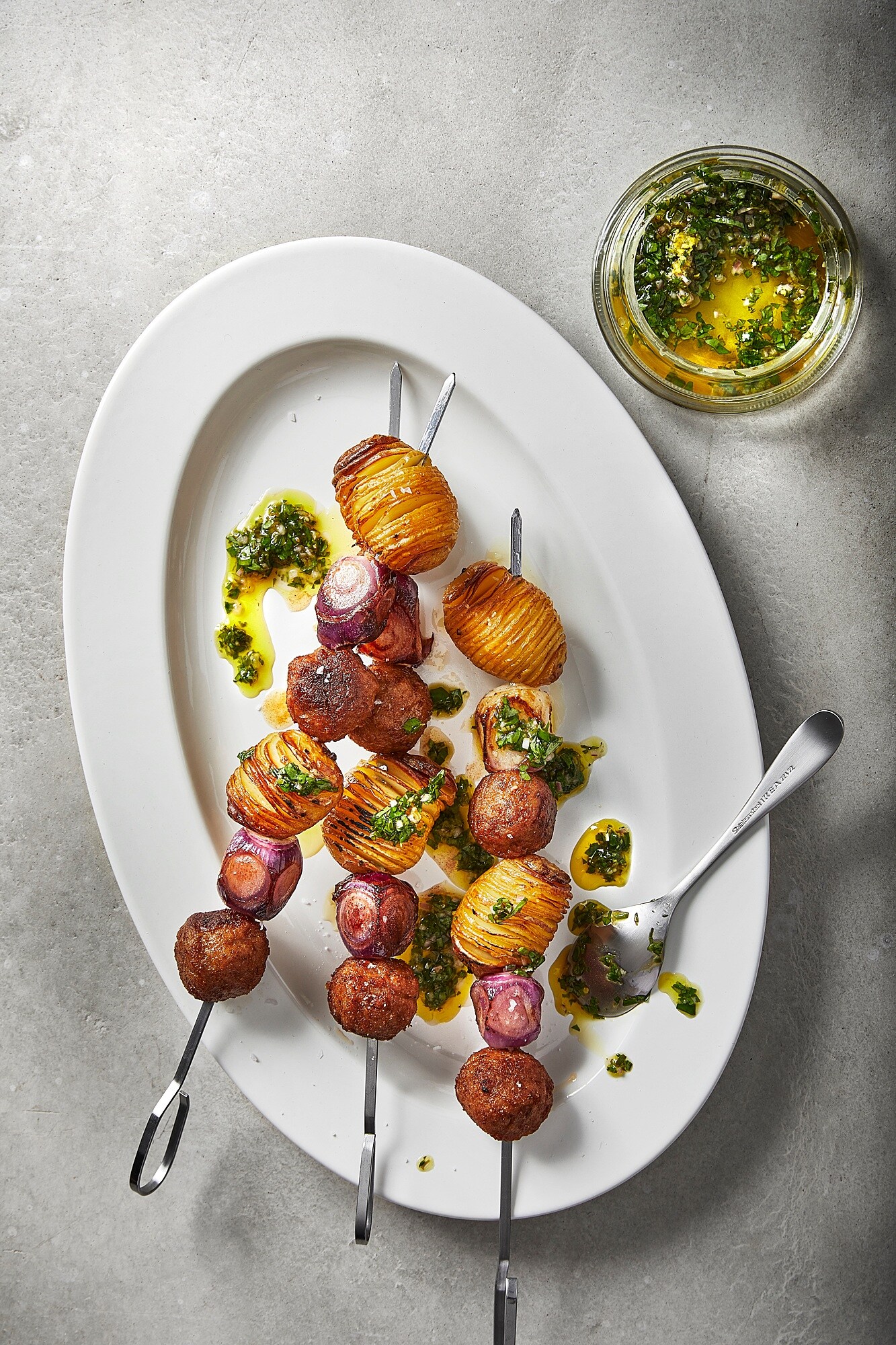 Saté met plantballetjes en gremolata