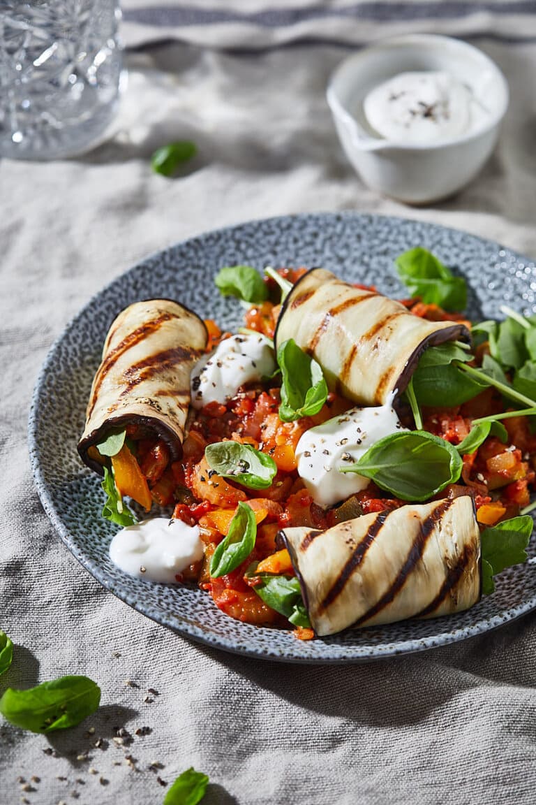 Auberginerolletjes met caponata en geitenkaasmousse